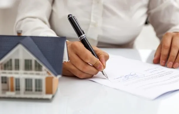 podpisywanie dokumentów nieruchomości domu